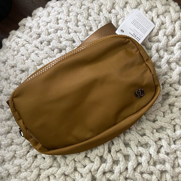 NWT Everywhere Belt Bag NWT Everywhere Belt Bag